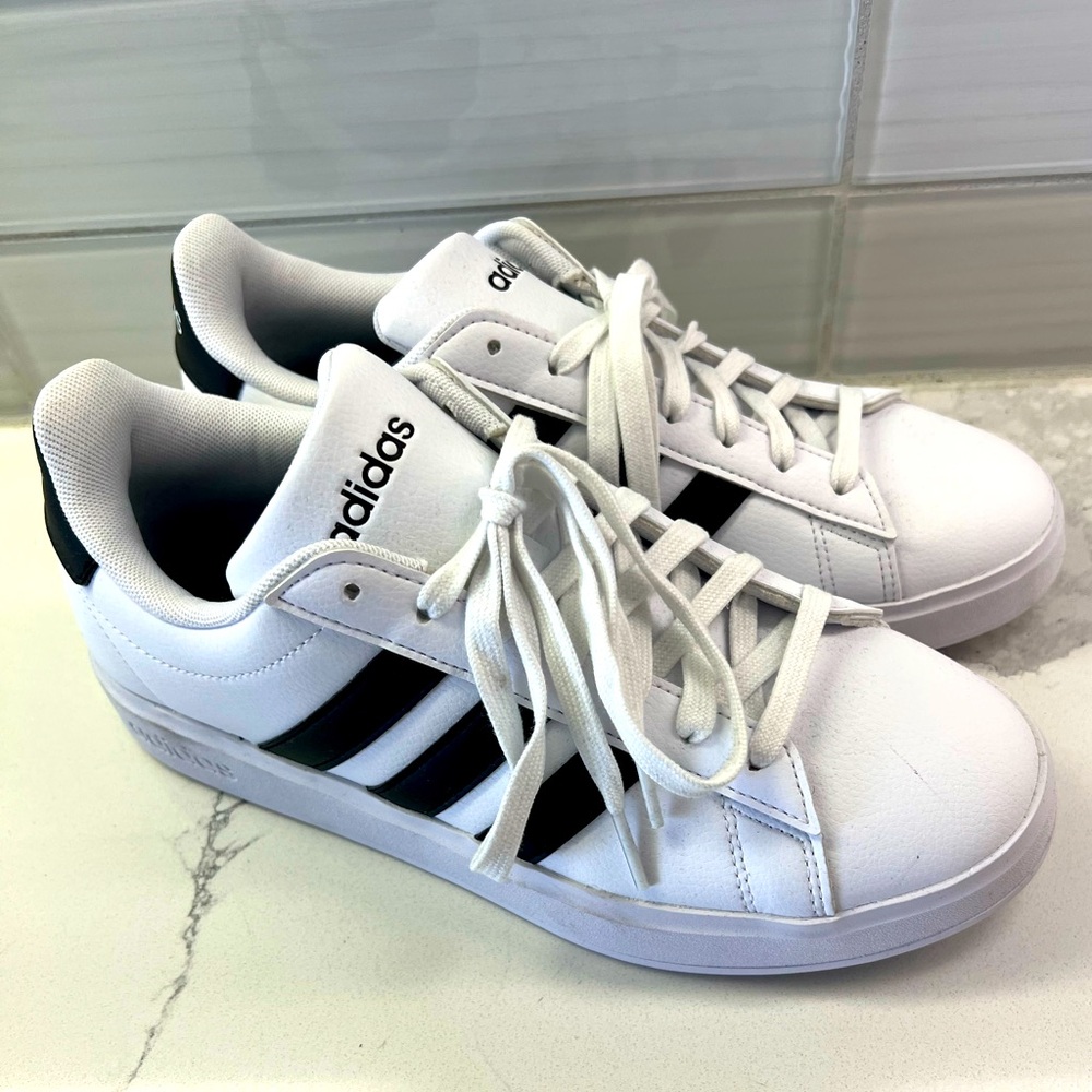 Adidas White and Black Women's Casual Sneakers